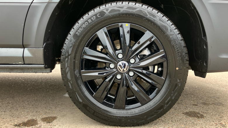 Volkswagen Crafter Cr35 Mwb Diesel Fwd 2.0 TDI 140PS Commerce Plus Low Roof Van